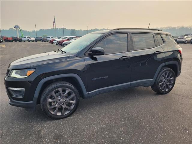 Black Clearcoat 2019 Jeep Compass SUV / Crossover Four-Wheel Drive Automatic