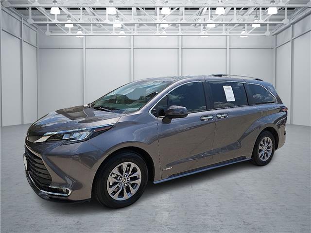 2021 Toyota Sienna XLE 8-Passenger FWD