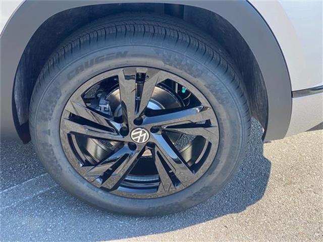 new 2025 Volkswagen Atlas Cross Sport car