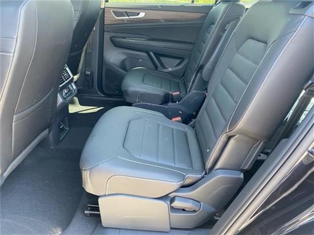 new 2025 Volkswagen Atlas car