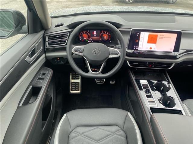 new 2025 Volkswagen Atlas car