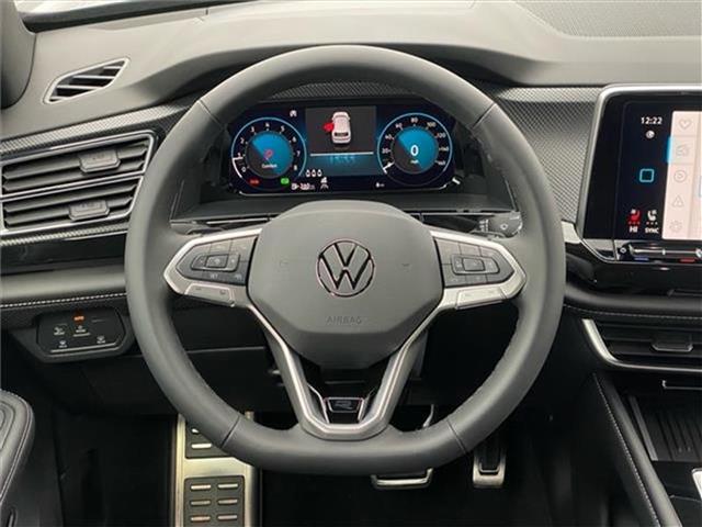 new 2025 Volkswagen Atlas Cross Sport car