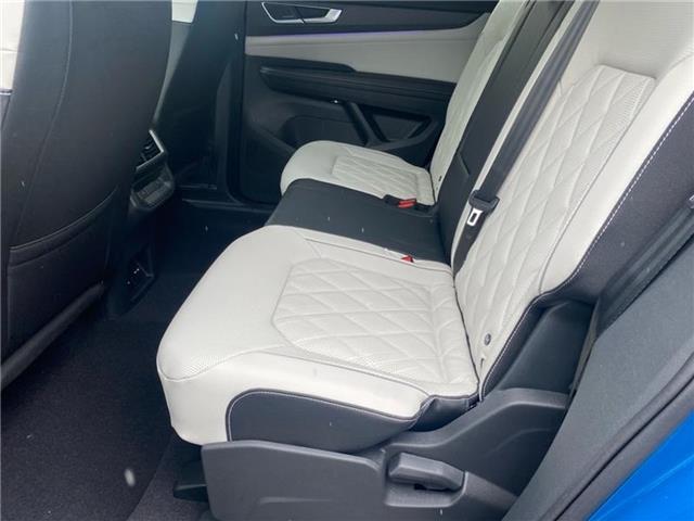 new 2025 Volkswagen Atlas Cross Sport car