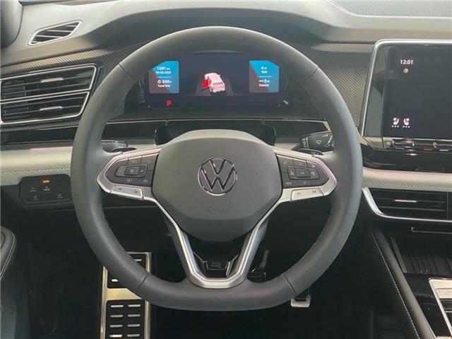 new 2025 Volkswagen Atlas Cross Sport car