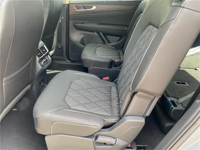 new 2025 Volkswagen Atlas car