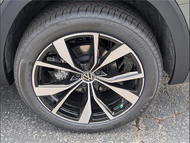 new 2025 Volkswagen Atlas car