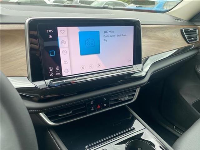 new 2025 Volkswagen Atlas car