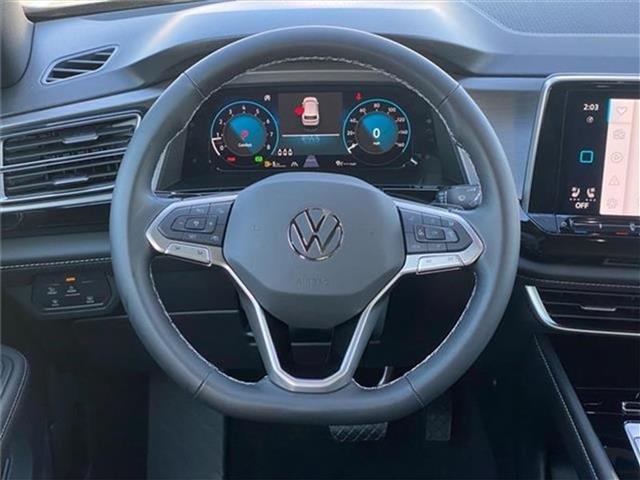 new 2025 Volkswagen Atlas Cross Sport car
