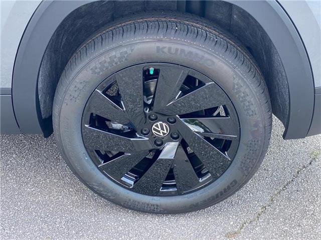 new 2025 Volkswagen Atlas Cross Sport car