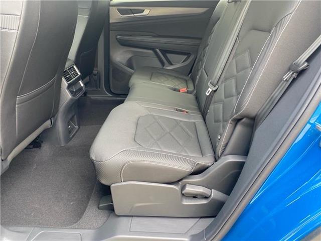new 2025 Volkswagen Atlas Cross Sport car