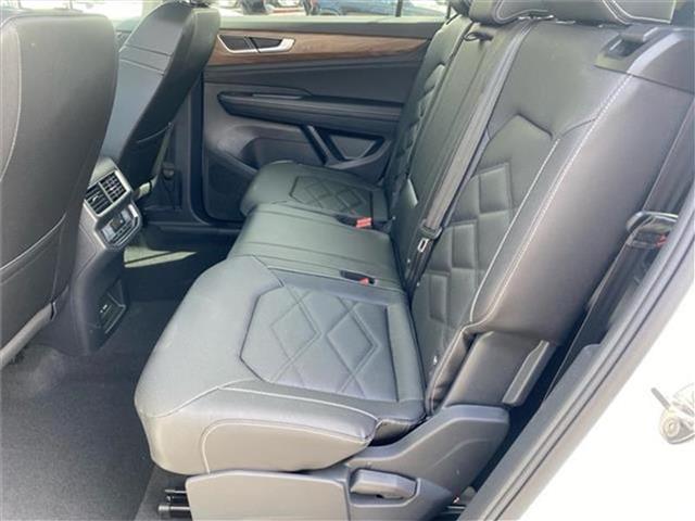 new 2025 Volkswagen Atlas car