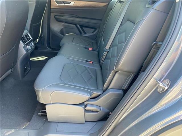 new 2025 Volkswagen Atlas car