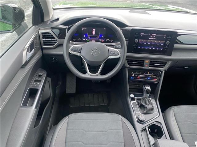 new 2025 Volkswagen Taos car