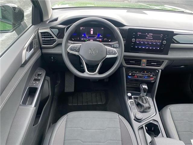 new 2025 Volkswagen Taos car