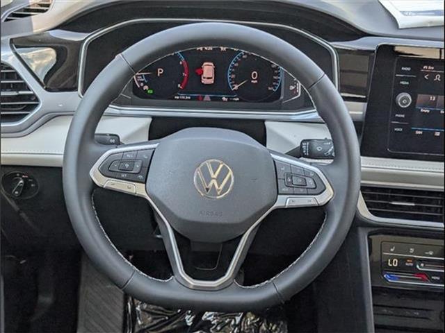 new 2025 Volkswagen Taos car
