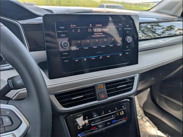 new 2025 Volkswagen Taos car