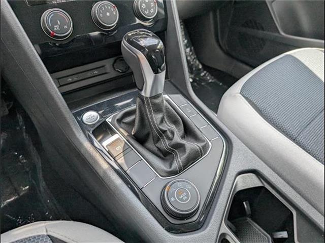 new 2025 Volkswagen Taos car