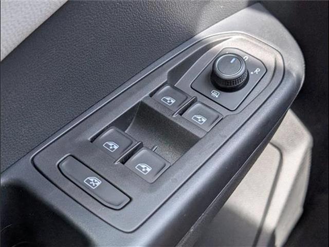 new 2025 Volkswagen Taos car