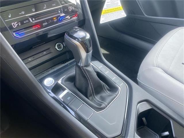 new 2025 Volkswagen Taos car