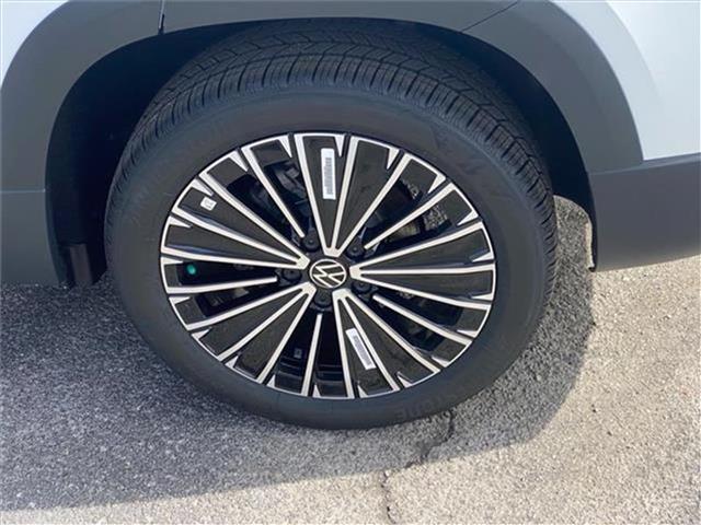 new 2025 Volkswagen Taos car