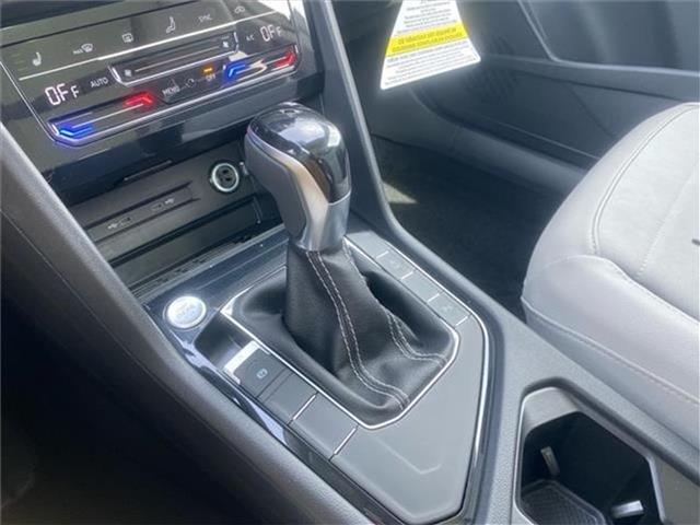 new 2025 Volkswagen Taos car