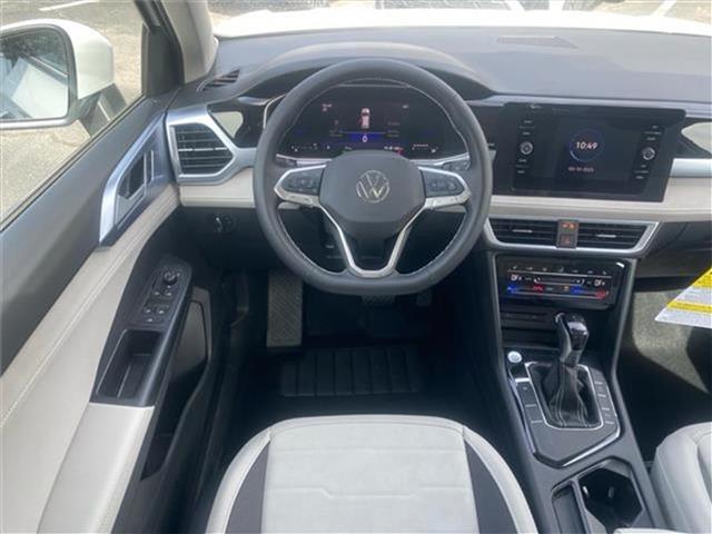 new 2025 Volkswagen Taos car