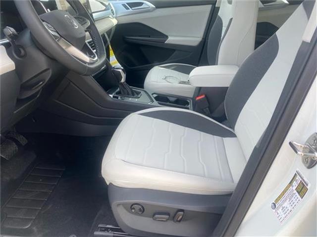 new 2025 Volkswagen Taos car