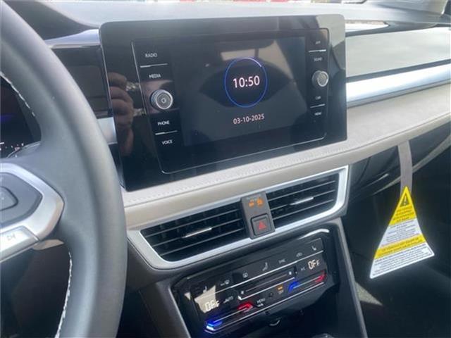 new 2025 Volkswagen Taos car