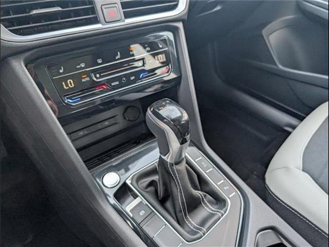new 2025 Volkswagen Taos car