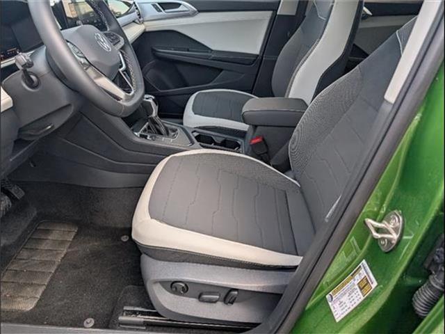new 2025 Volkswagen Taos car