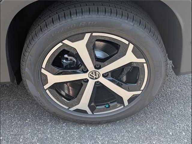 new 2025 Volkswagen Tiguan car