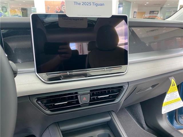new 2025 Volkswagen Tiguan car