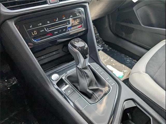 new 2025 Volkswagen Taos car