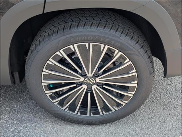 new 2025 Volkswagen Taos car