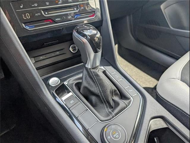 new 2025 Volkswagen Taos car