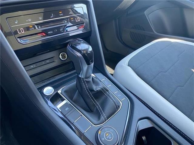 new 2025 Volkswagen Taos car