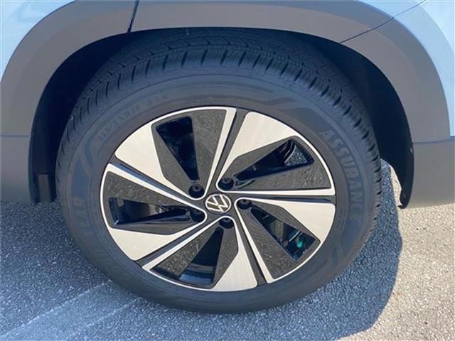 new 2025 Volkswagen Taos car