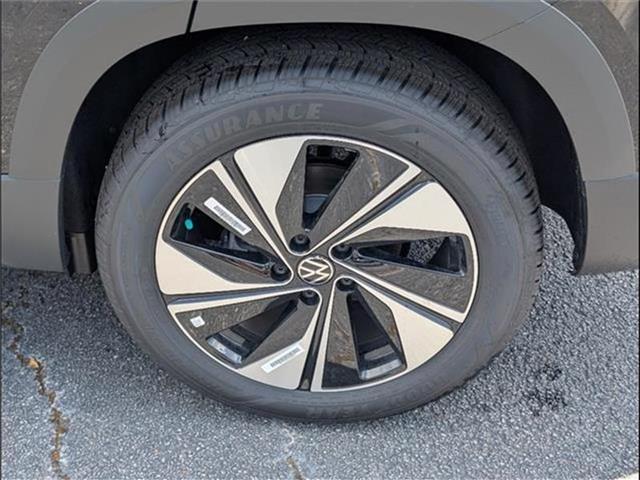 new 2025 Volkswagen Taos car