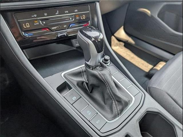 new 2025 Volkswagen Jetta car