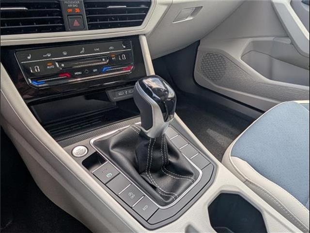 new 2025 Volkswagen Jetta car