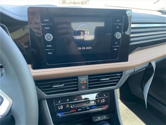 new 2025 Volkswagen Jetta car