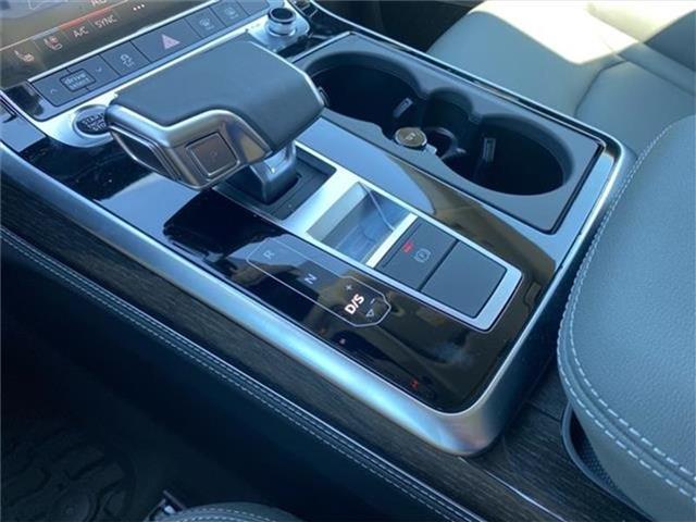new 2025 Audi Q8 car