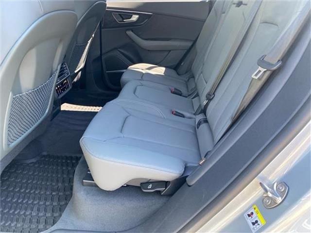 new 2025 Audi Q8 car