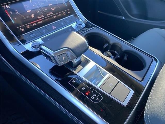 new 2025 Audi Q8 car
