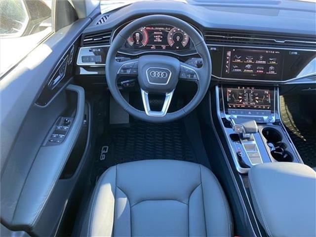 new 2025 Audi Q8 car