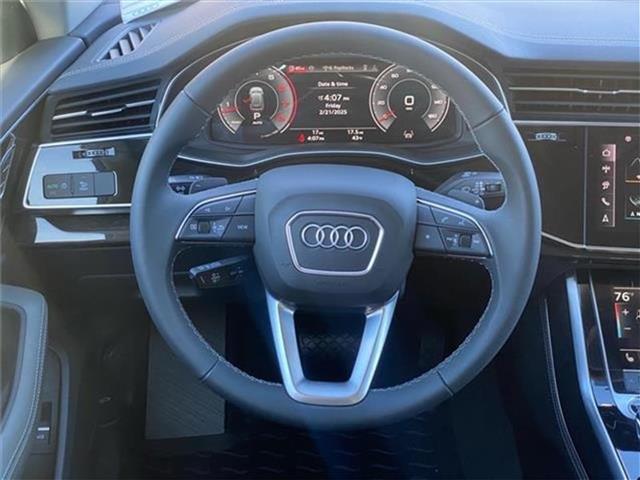 new 2025 Audi Q8 car