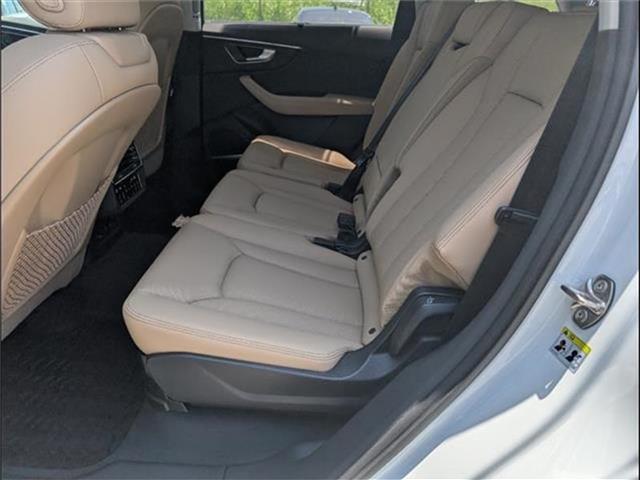 new 2025 Audi Q7 car