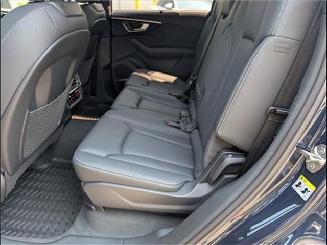 new 2025 Audi Q7 car