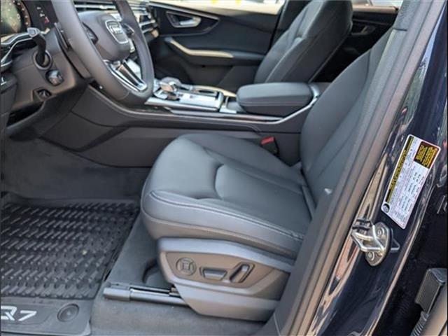 new 2025 Audi Q7 car