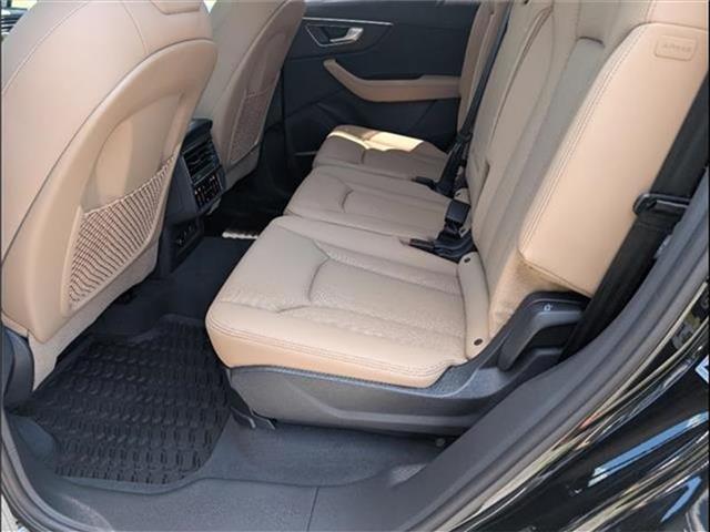 new 2025 Audi Q7 car